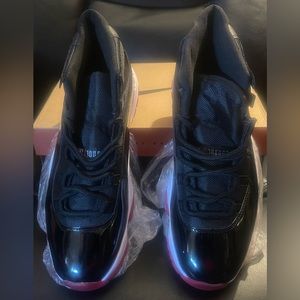 JORDAN 11 RETRO BRED BLACK/WHITE-VARSITY RED “BRAND NEW” SIZE 10